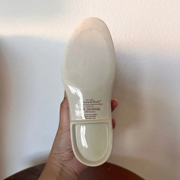Villeroy and Boch Naif Christmas Porcelain Shoe - Picture 3 of 5
